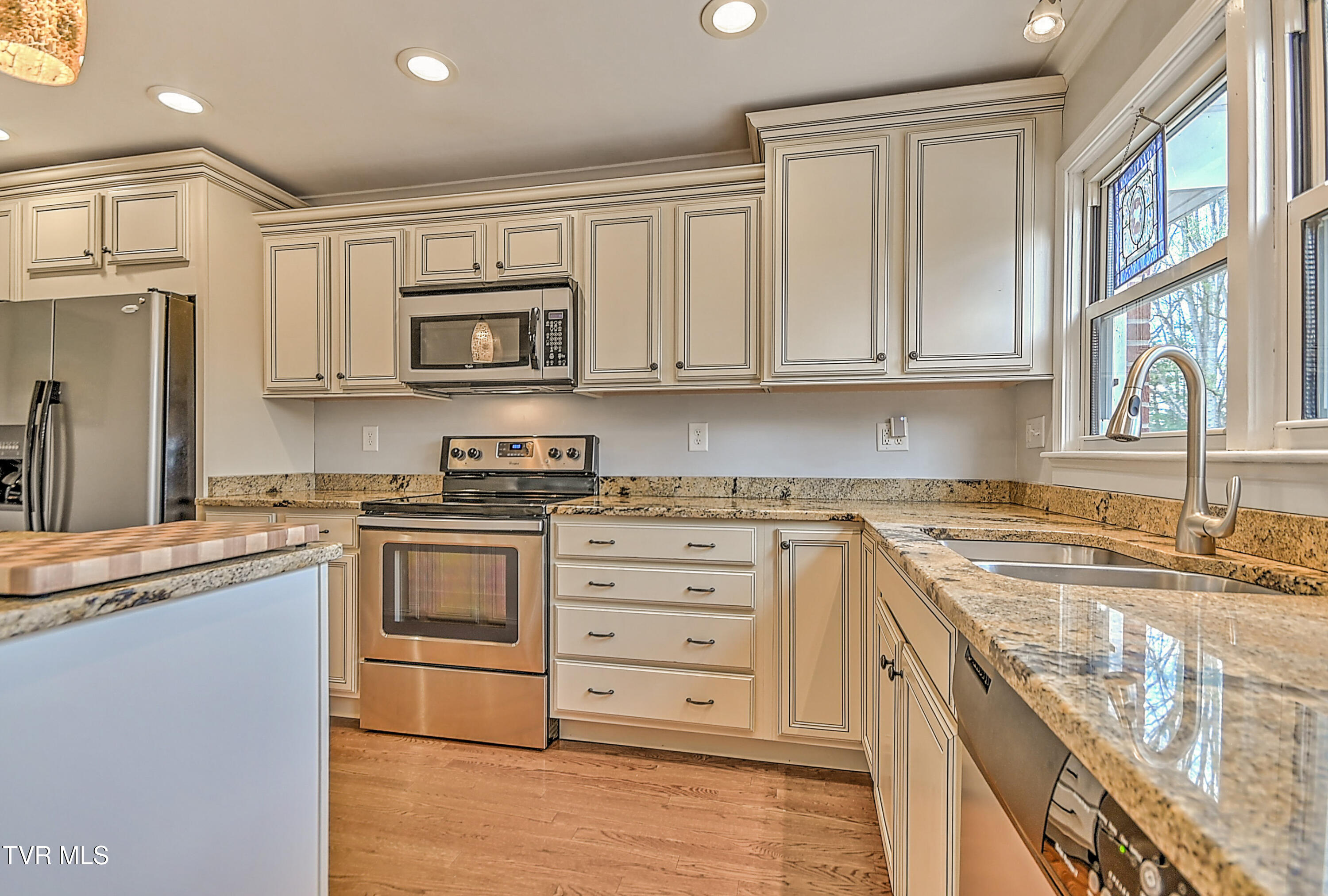 525 Cheyenne Road Bristol, VA 24201 - Photo 14 of 57 525 Cheyenne KB-23