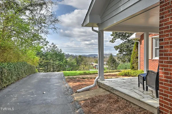 $335,000 | 525 Cheyenne Road, Bristol, VA 24201