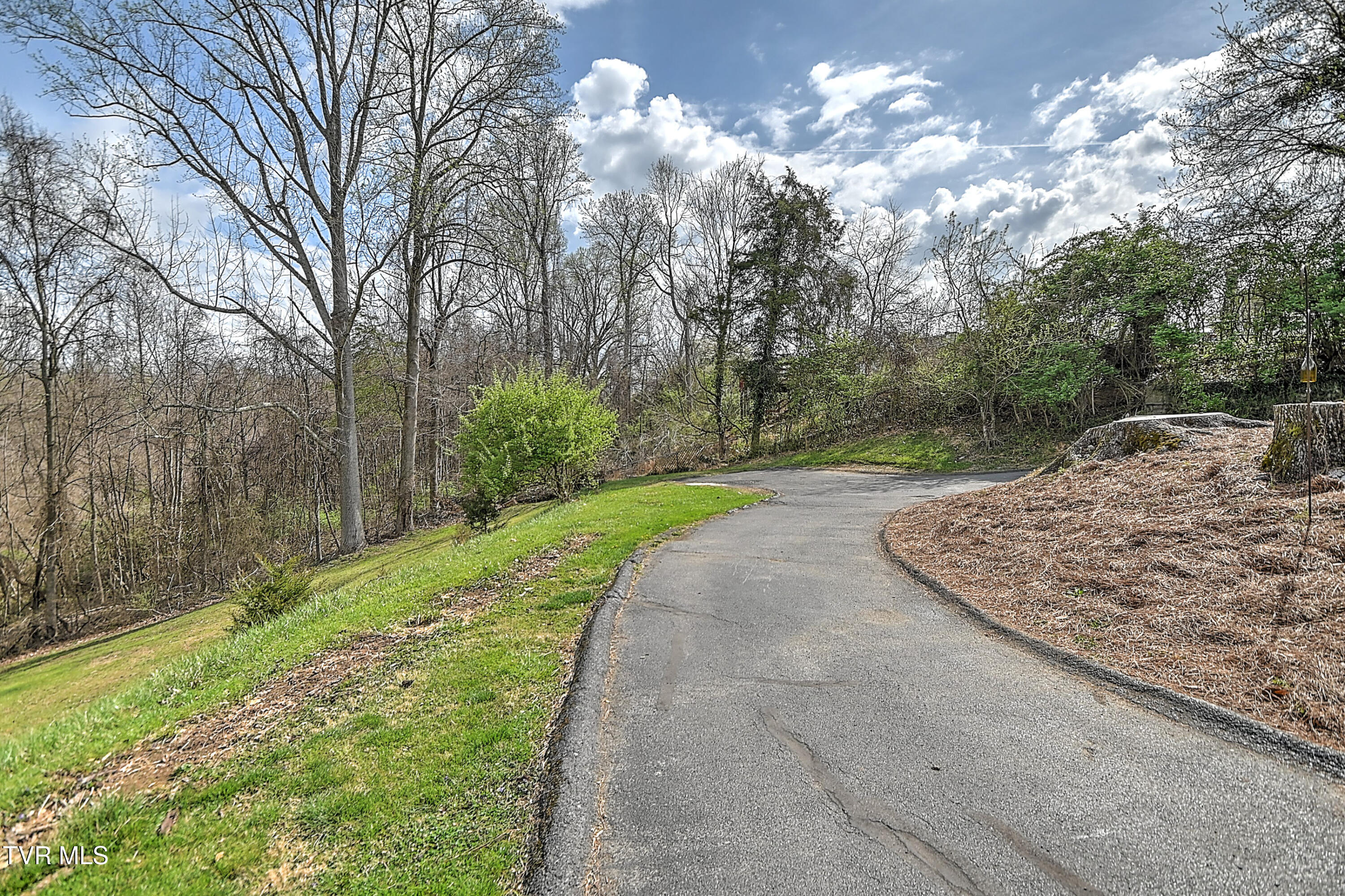 525 Cheyenne Road Bristol, VA 24201 - Photo 49 of 57 525 Cheyenne KB-36