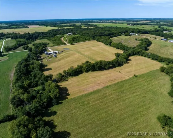 $415,000 | 11855 Northwest Hwy Ab, Urich, MO 64788