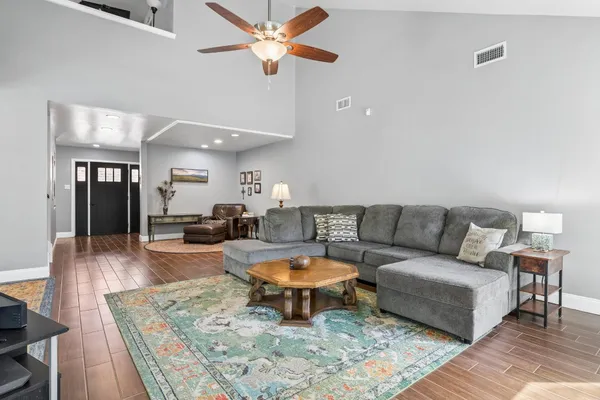 $460,000 | 12415 Rocky Knoll Drive, Houston, TX 77077