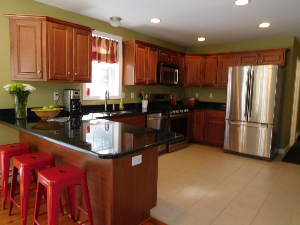 13 Country Road Deerfield, NH 03037 - Photo 2 of 35