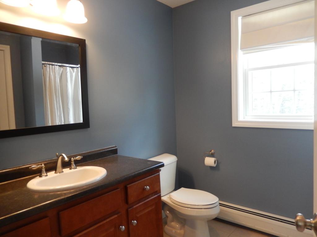 13 Country Road Deerfield, NH 03037 - Photo 16 of 35