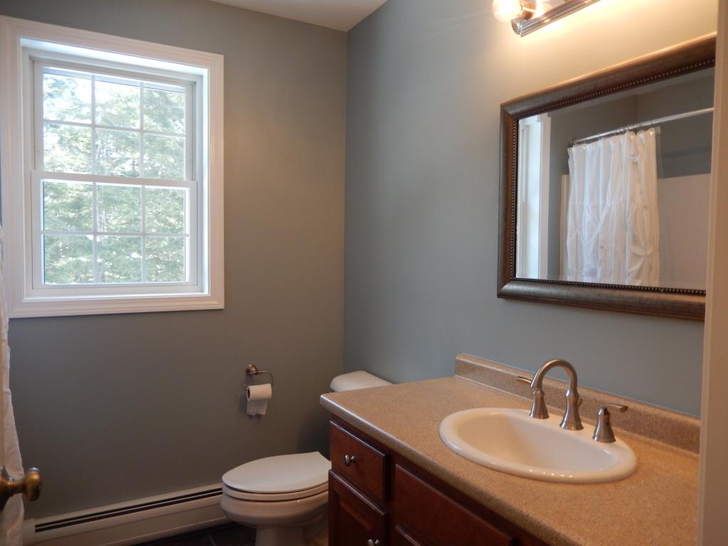 13 Country Road Deerfield, NH 03037 - Photo 19 of 35