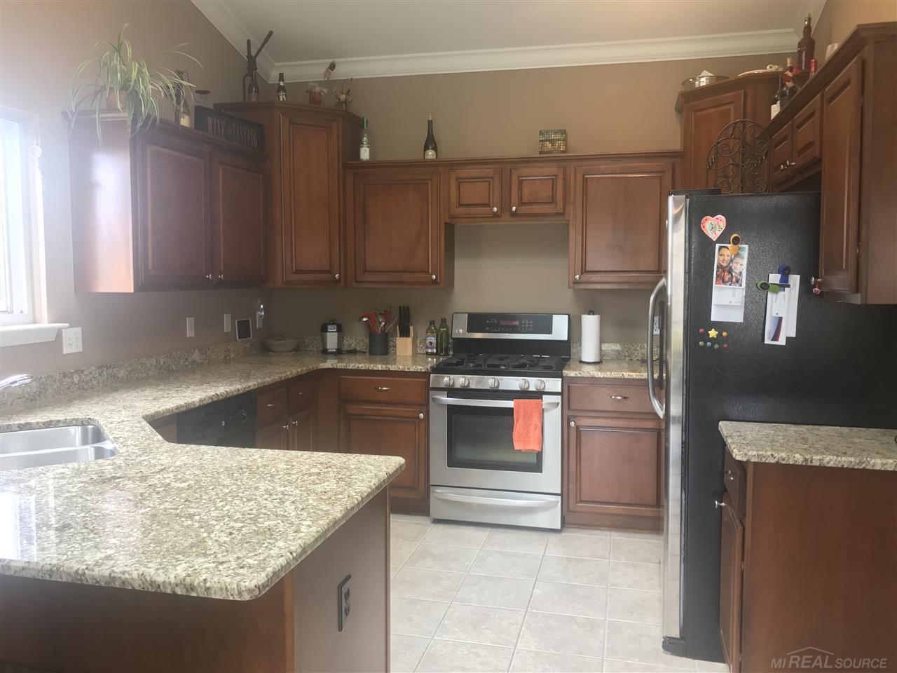 26079 Mariners Point New Baltimore, MI 48051 - Photo 2 of 28