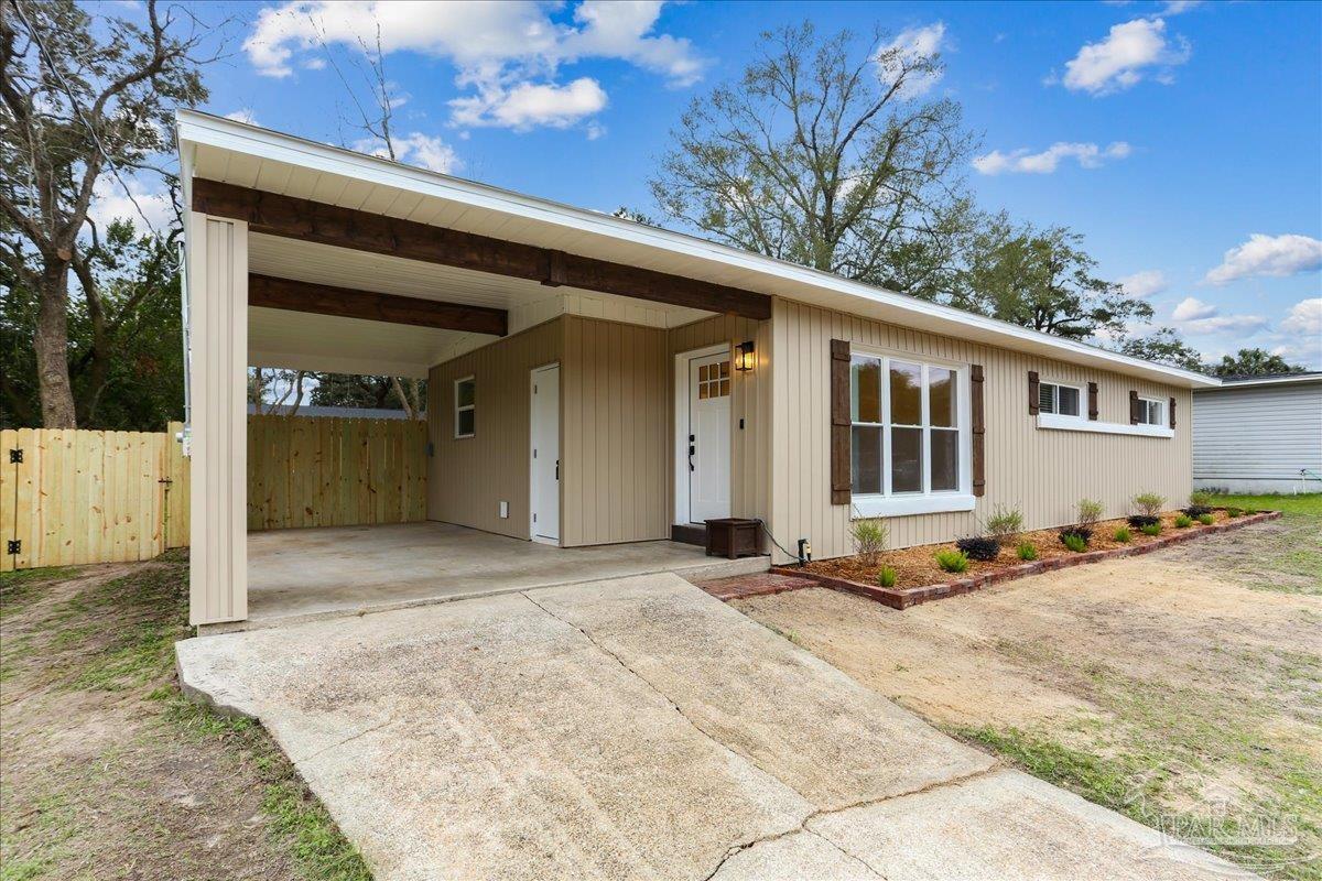 207 Alton Road Pensacola, FL 32507 - Photo 2 of 25