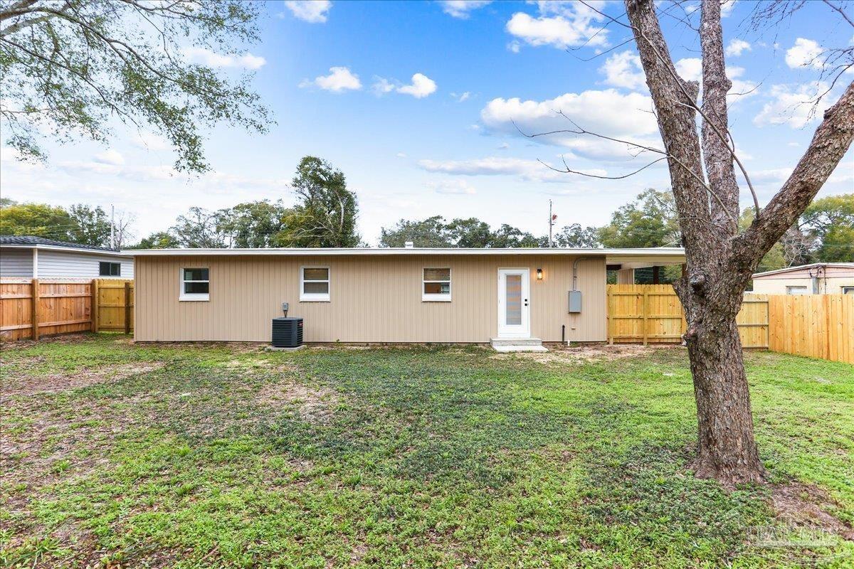 207 Alton Road Pensacola, FL 32507 - Photo 5 of 25