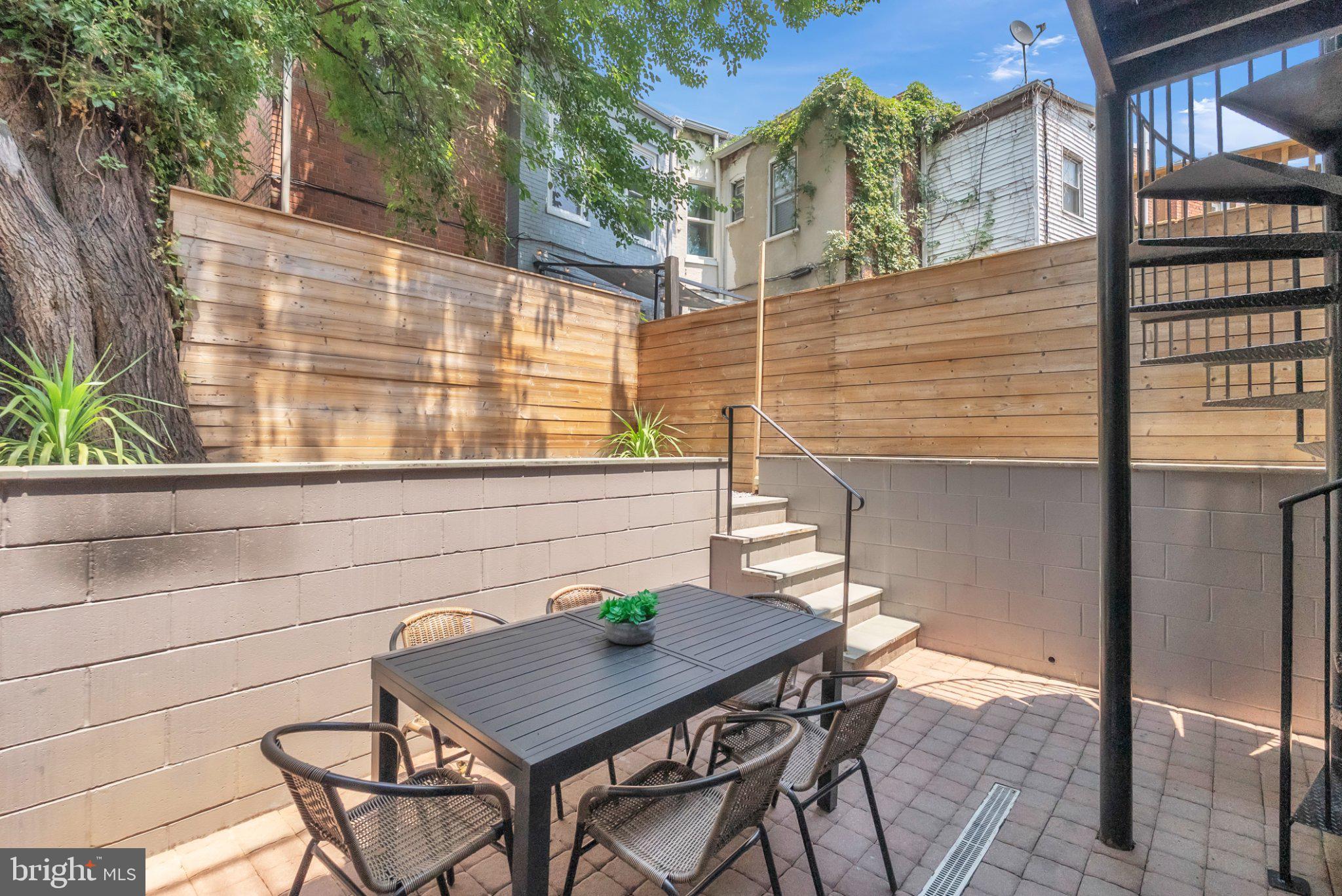 225 R Street Northwest Washington, DC 20001 - Photo 47 of 48 Patio