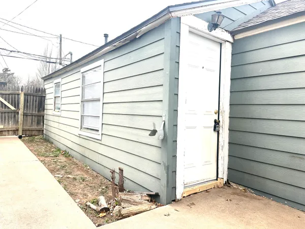 $625 | 2305 27th Street, Unit REAR, Lubbock, TX 79411