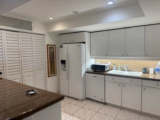 $1,115,000 | 8855 Collins Avenue, Unit 5B, Surfside, FL 33154
