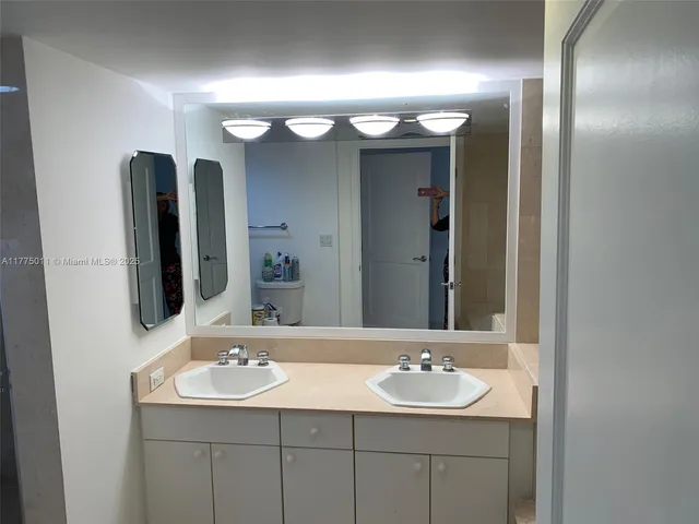 $1,115,000 | 8855 Collins Avenue, Unit 5B, Surfside, FL 33154