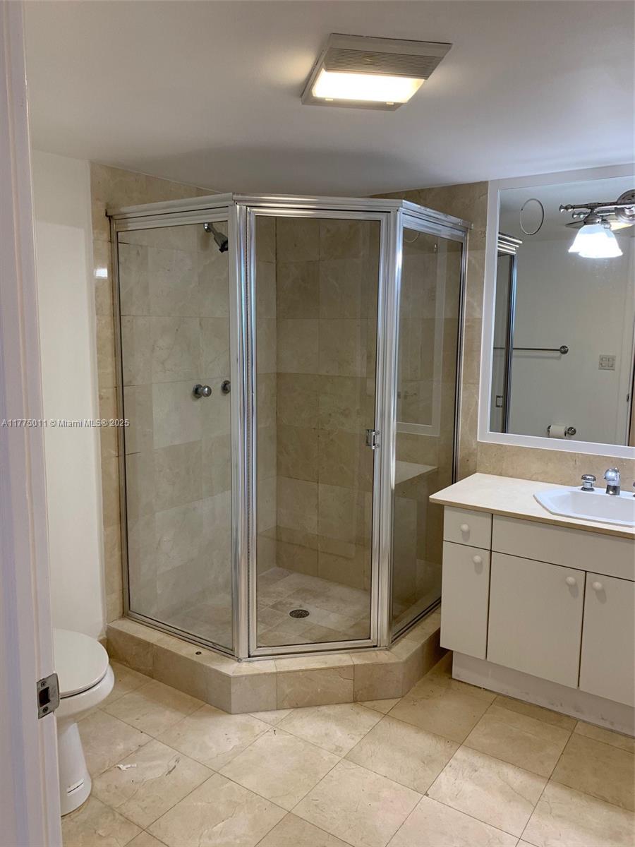 8855 Collins Avenue, Unit 5B Surfside, FL 33154 - Photo 28 of 36 guest