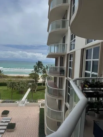 $1,115,000 | 8855 Collins Avenue, Unit 5B, Surfside, FL 33154