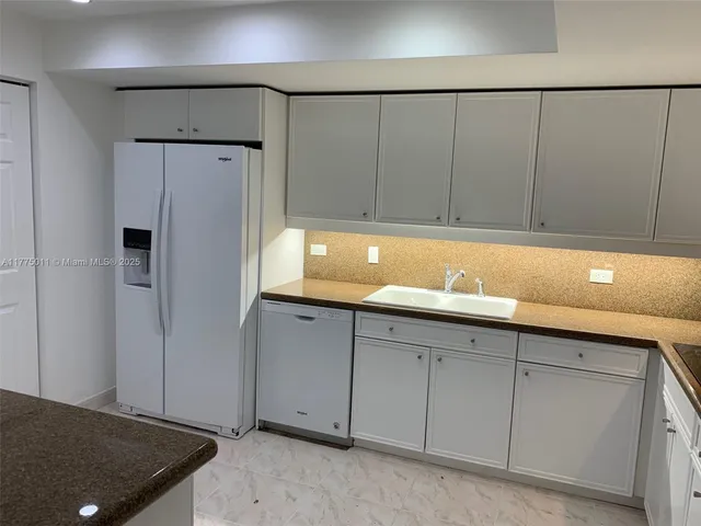 $1,115,000 | 8855 Collins Avenue, Unit 5B, Surfside, FL 33154