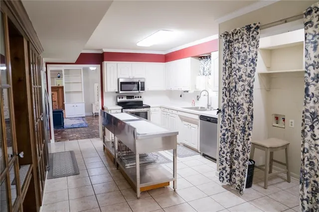 $325,000 | 244 Vienna Bend Drive, Natchitoches, LA 71457