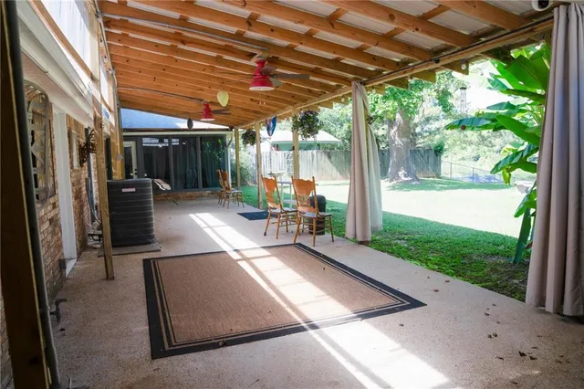 $325,000 | 244 Vienna Bend Drive, Natchitoches, LA 71457