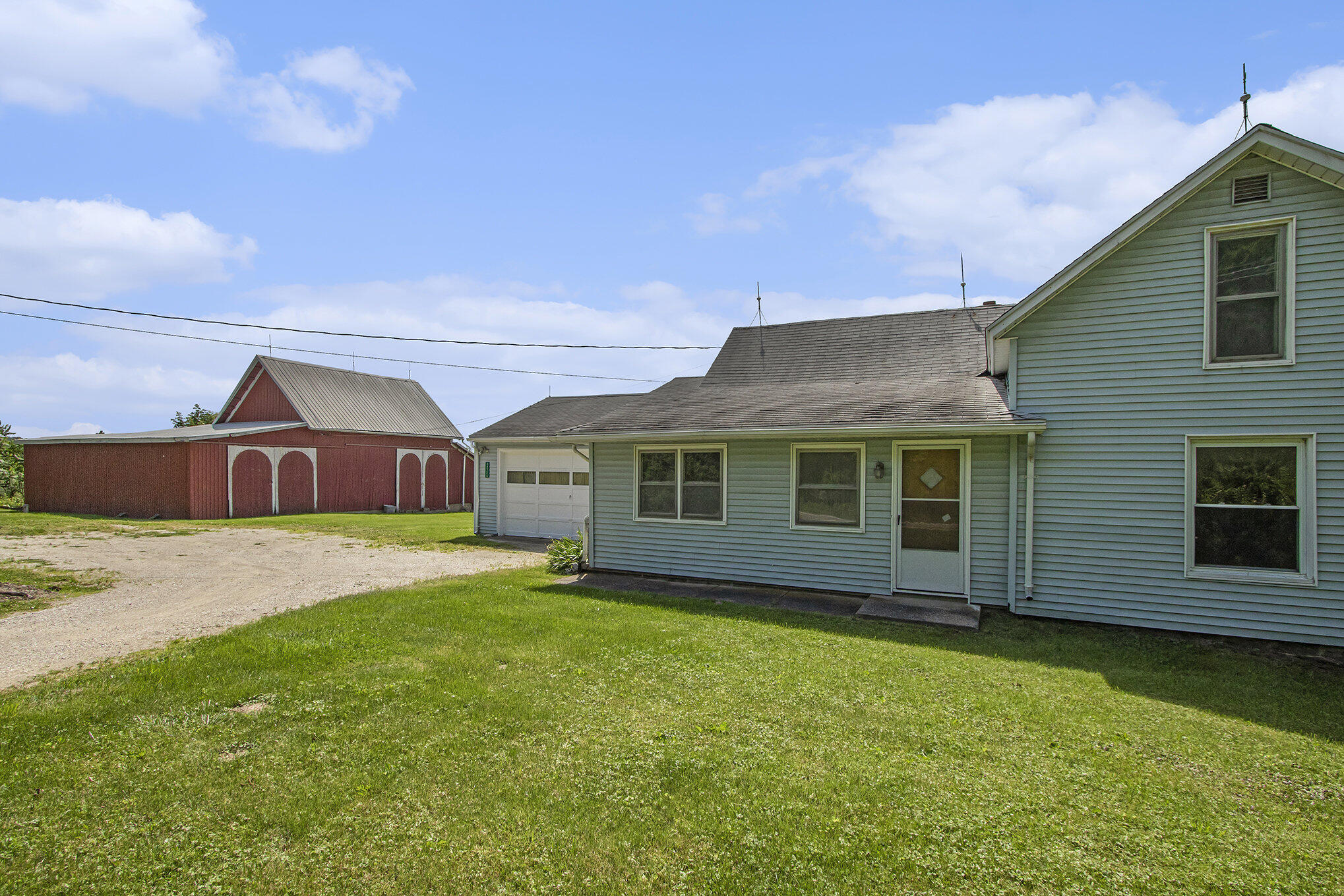 64726 Calvin Center Road Cassopolis, MI 49031 - Photo 3 of 19 004_img_5195