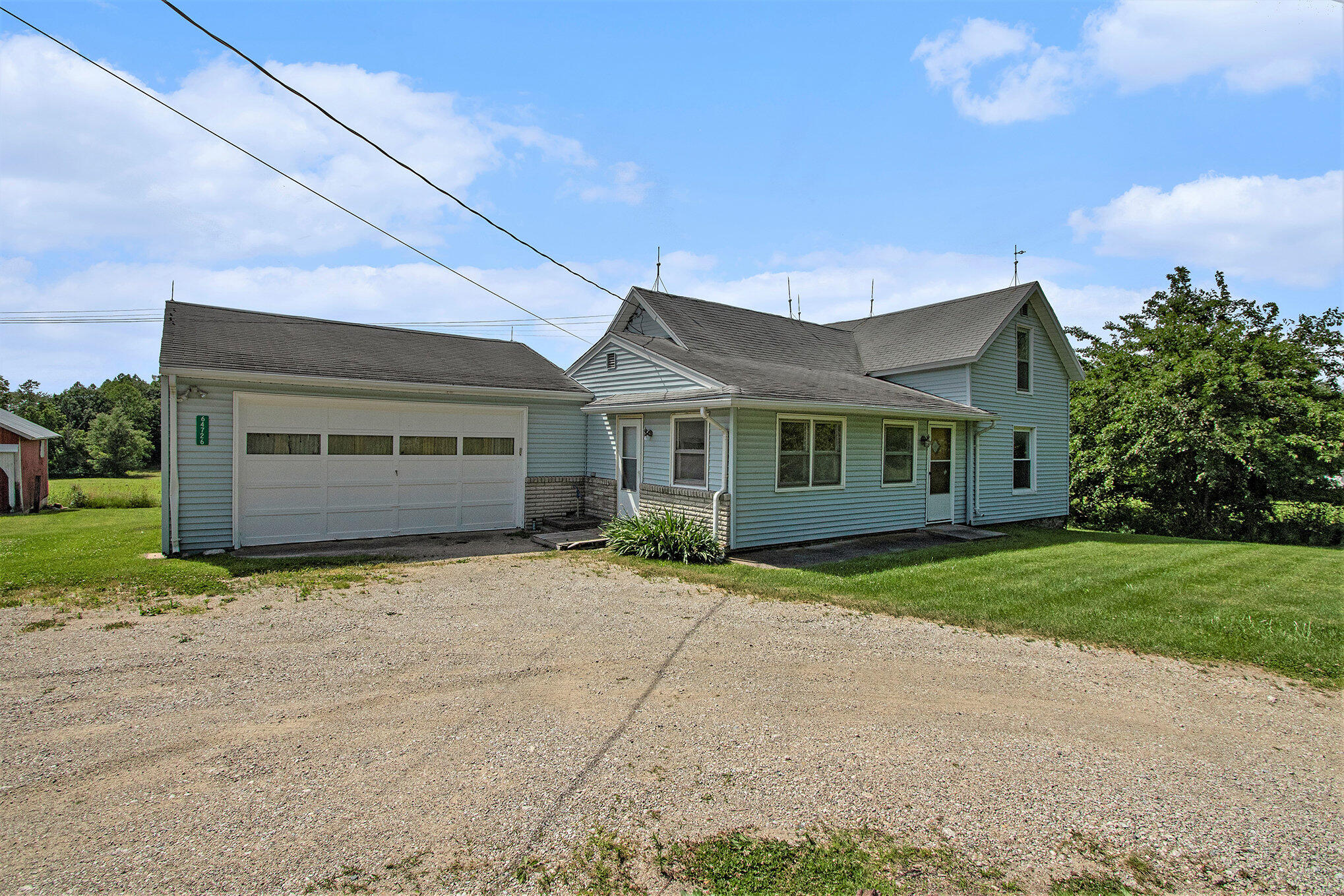 64726 Calvin Center Road Cassopolis, MI 49031 - Photo 5 of 19 003_img_5193