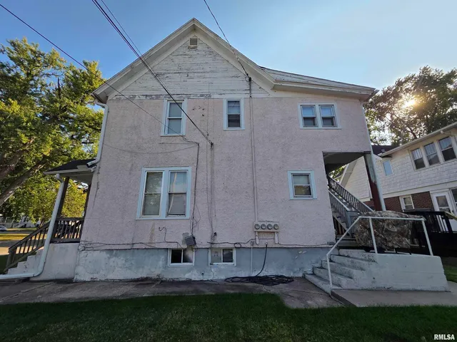 $124,900 | 800 6th Avenue South, Clinton, IA 52732