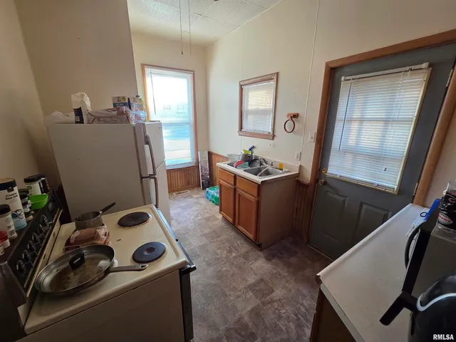 $124,900 | 800 6th Avenue South, Clinton, IA 52732