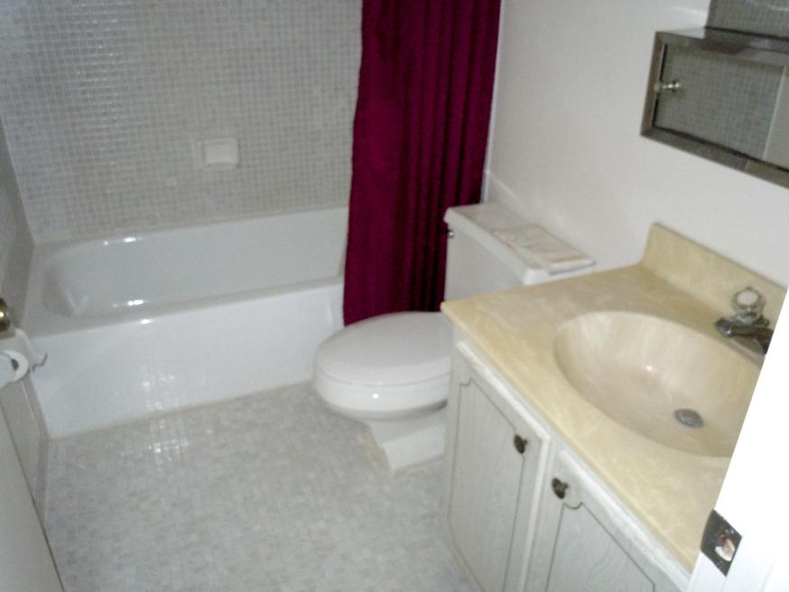 727 High Point Boulevard, Unit A Fort Pierce, FL 34982 - Photo 20 of 24 Second Bath