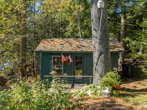 $1,250,000 | 68 Norton Pond Road, Lincolnville, ME 04849