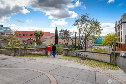 $397,000 | 2607 Western Avenue, Unit 452, Seattle, WA 98121