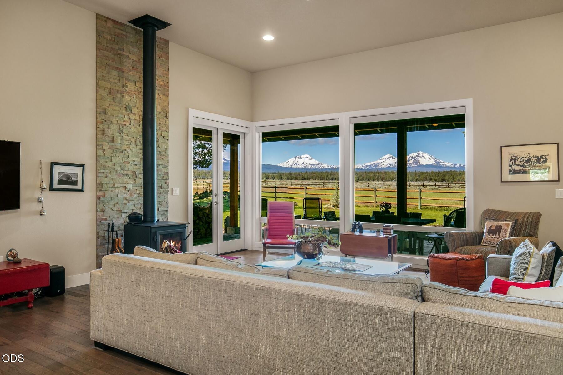 16845 Varco Road Bend, OR 97703 - Photo 9 of 45