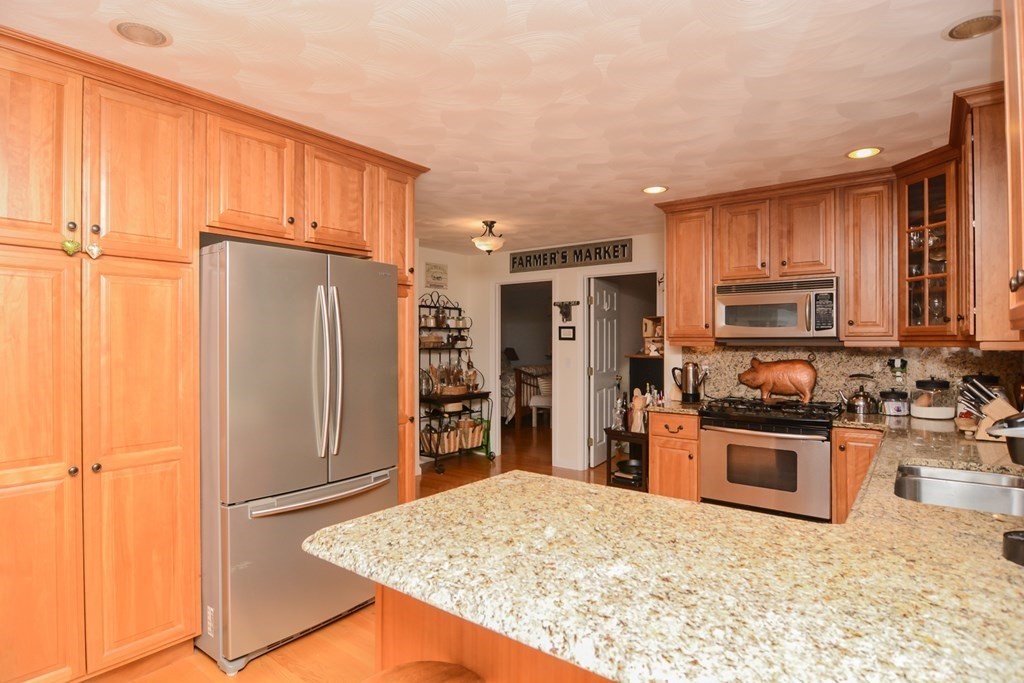 6 Blackburn Road, Unit 6 Windham, NH 03087 - Photo 13 of 42