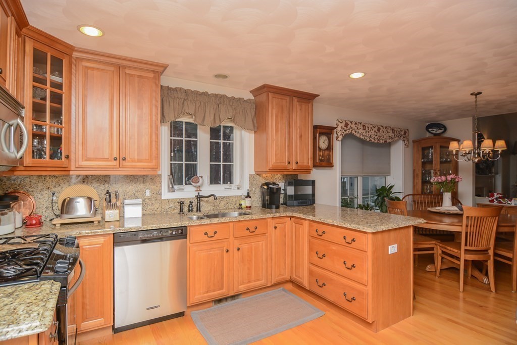 6 Blackburn Road, Unit 6 Windham, NH 03087 - Photo 14 of 42