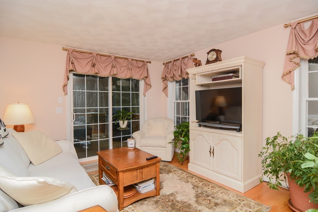 6 Blackburn Road, Unit 6 Windham, NH 03087 - Photo 17 of 42