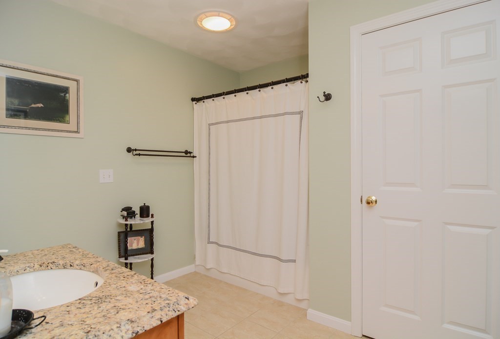 6 Blackburn Road, Unit 6 Windham, NH 03087 - Photo 24 of 42