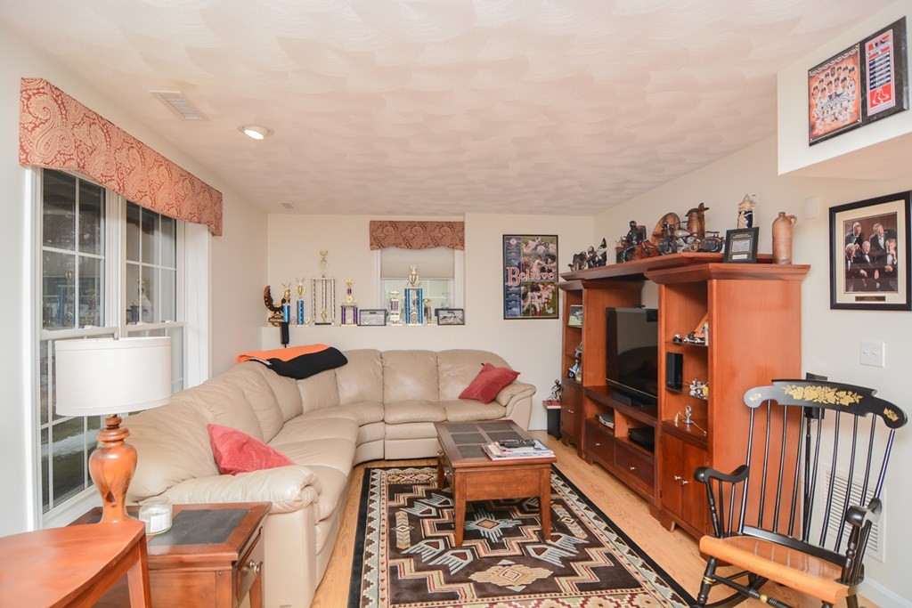 6 Blackburn Road, Unit 6 Windham, NH 03087 - Photo 35 of 42