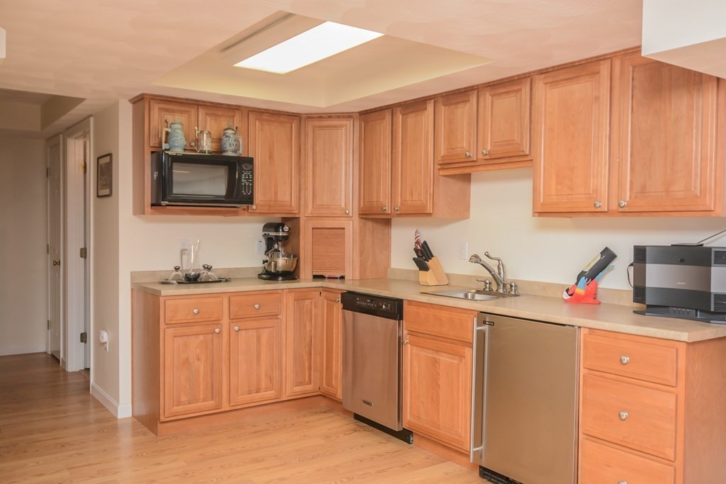 6 Blackburn Road, Unit 6 Windham, NH 03087 - Photo 38 of 42