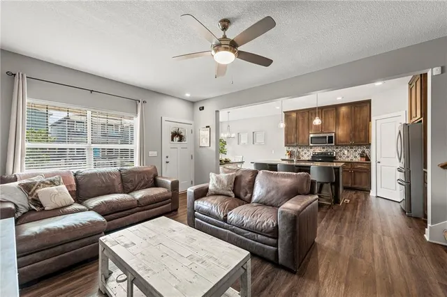 $389,000 | 23504 East 11th Terrace South, Independence, MO 64056