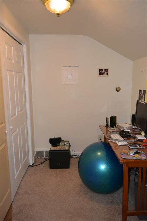 104 Cascade Road Forest Hills, PA 15221 - Photo 15 of 25 Gallery Image 15
