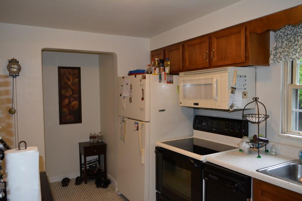 104 Cascade Road Forest Hills, PA 15221 - Photo 9 of 25 Gallery Image 9