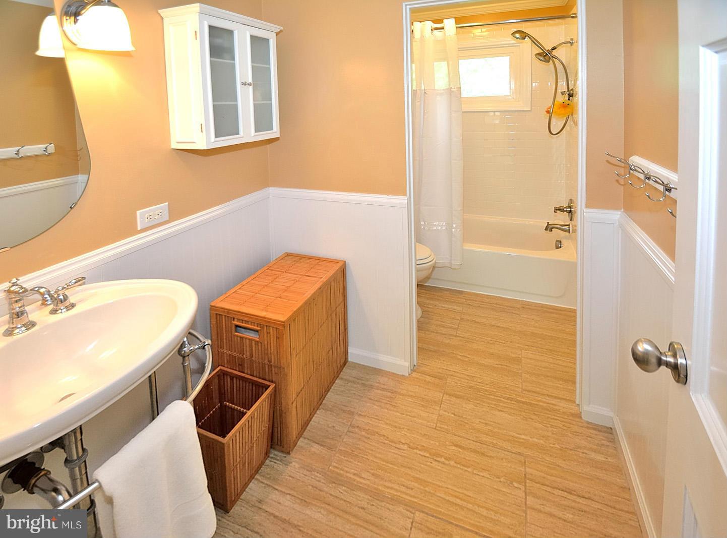 809 Poplar Road Sterling, VA 20164 - Photo 13 of 25 Beautifully updated Bath on Main Level