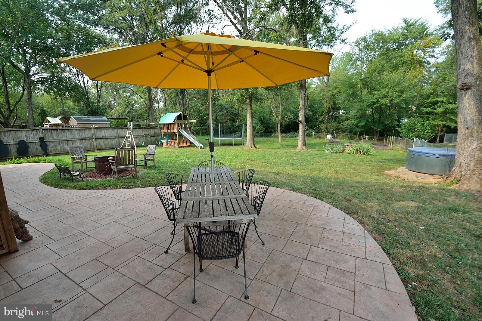 809 Poplar Road Sterling, VA 20164 - Photo 21 of 25 Beautiful patio, great for entertaining!