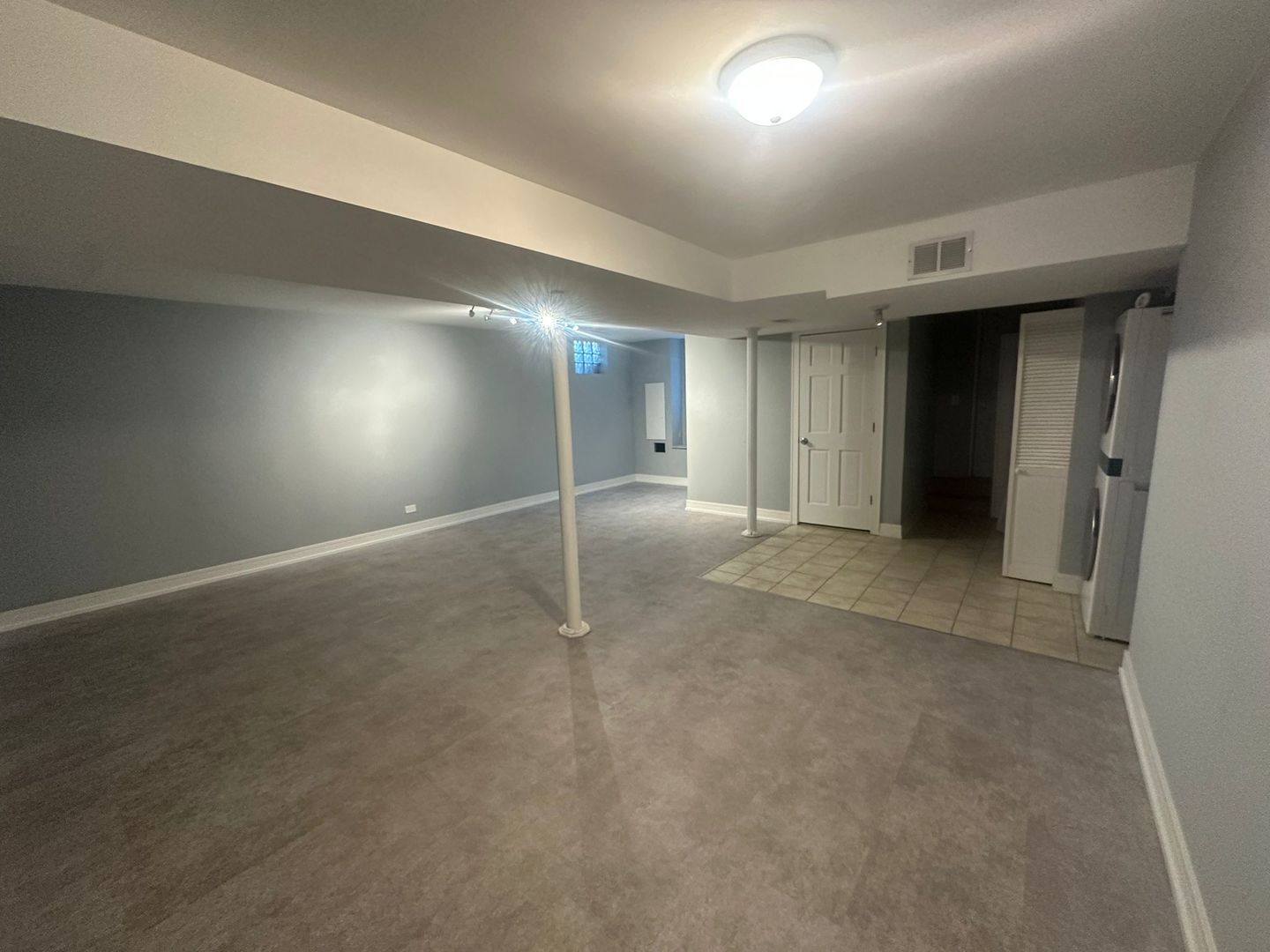 2543 Crawford Avenue, Unit 2543 Evanston, IL 60201 - Photo 15 of 17 a view of an empty room