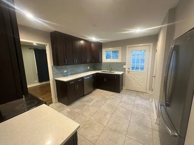 $2,995 | 2543 Crawford Avenue, Unit 2543, Evanston, IL 60201