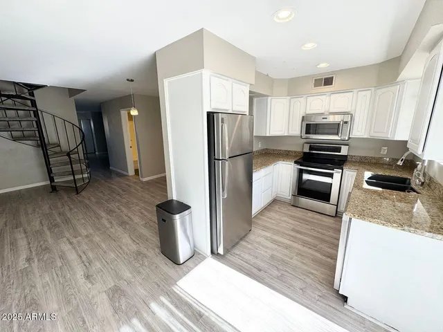 $1,695 | 1425 East Desert Cove Avenue, Unit 2, Phoenix, AZ 85020