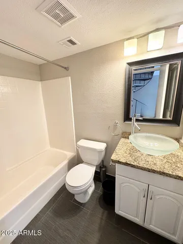 $1,695 | 1425 East Desert Cove Avenue, Unit 2, Phoenix, AZ 85020
