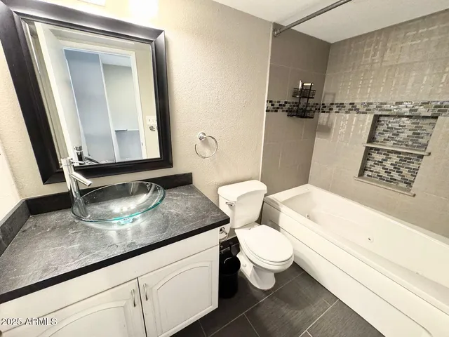 $1,695 | 1425 East Desert Cove Avenue, Unit 2, Phoenix, AZ 85020