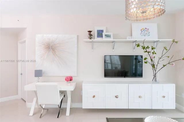 $6,000 | 79 Southwest 12th Street, Unit 3412S, Miami, FL 33130