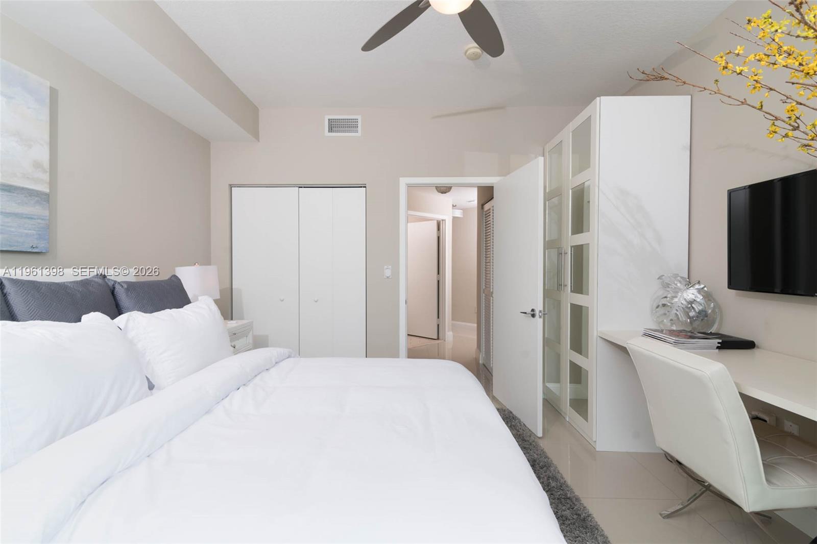 79 Southwest 12th Street, Unit 3412S Miami, FL 33130 - Photo 8 of 15