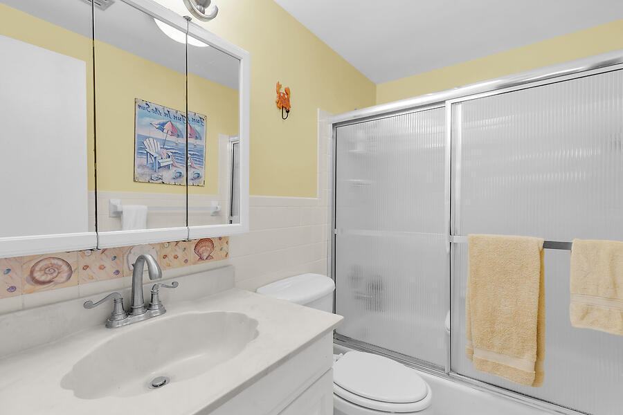 303 Sombrero Beach Road Marathon, FL 33050 - Photo 22 of 84 Side B-Primary Bath