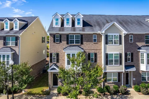 $399,000 | 4014 Kentworth Drive, Holly Springs, NC 27540