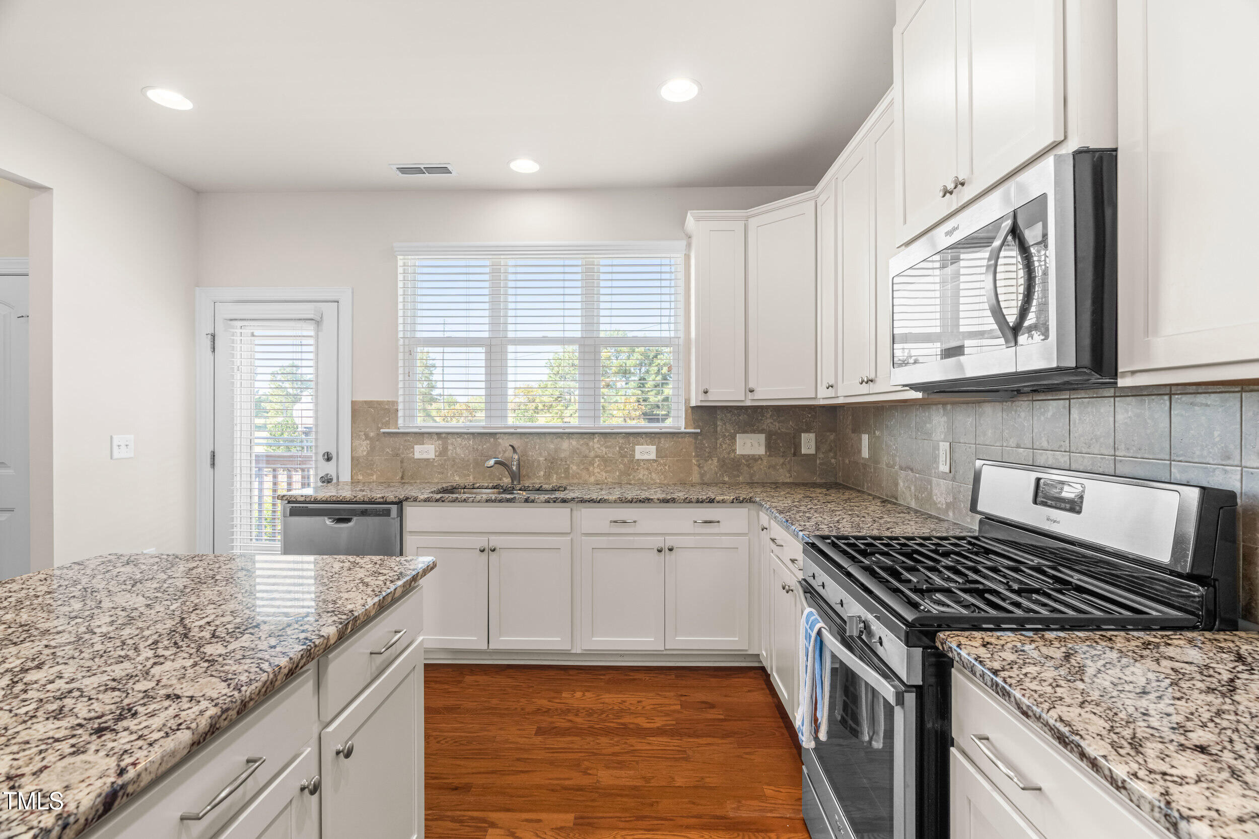 4014 Kentworth Drive Holly Springs, NC 27540 - Photo 13 of 32 15_dsc02178