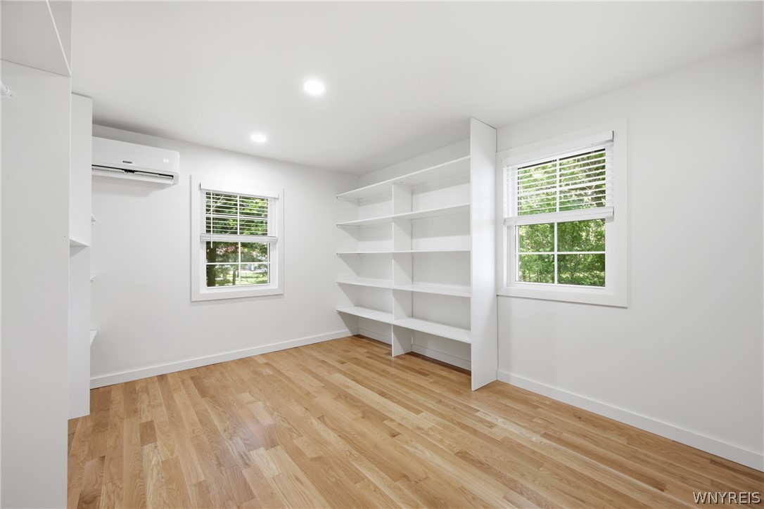 4441 Tonawanda Creek Road Pendleton, NY 14120 - Photo 22 of 50 Primary walk in closet